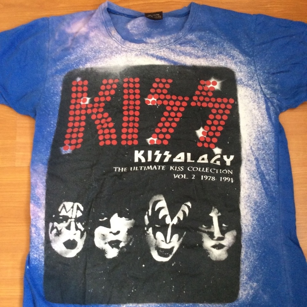 Kiss t shirt